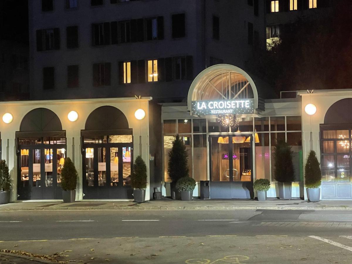 Le Locle : Bel Appartement Chaleureux Bagian luar foto