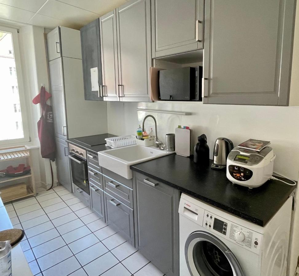 Le Locle : Bel Appartement Chaleureux Bagian luar foto